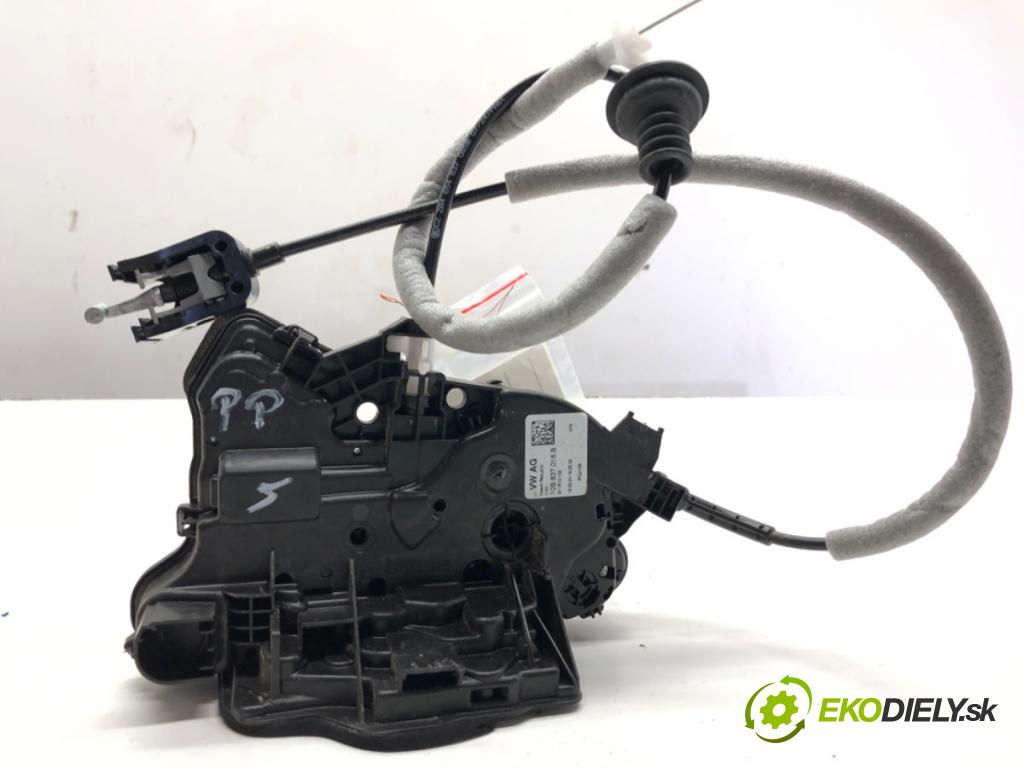 SKODA KAMIQ SUV 2024 85 kW 1.0 TSI 999 zámok Dvere pravy predný 10B837016B