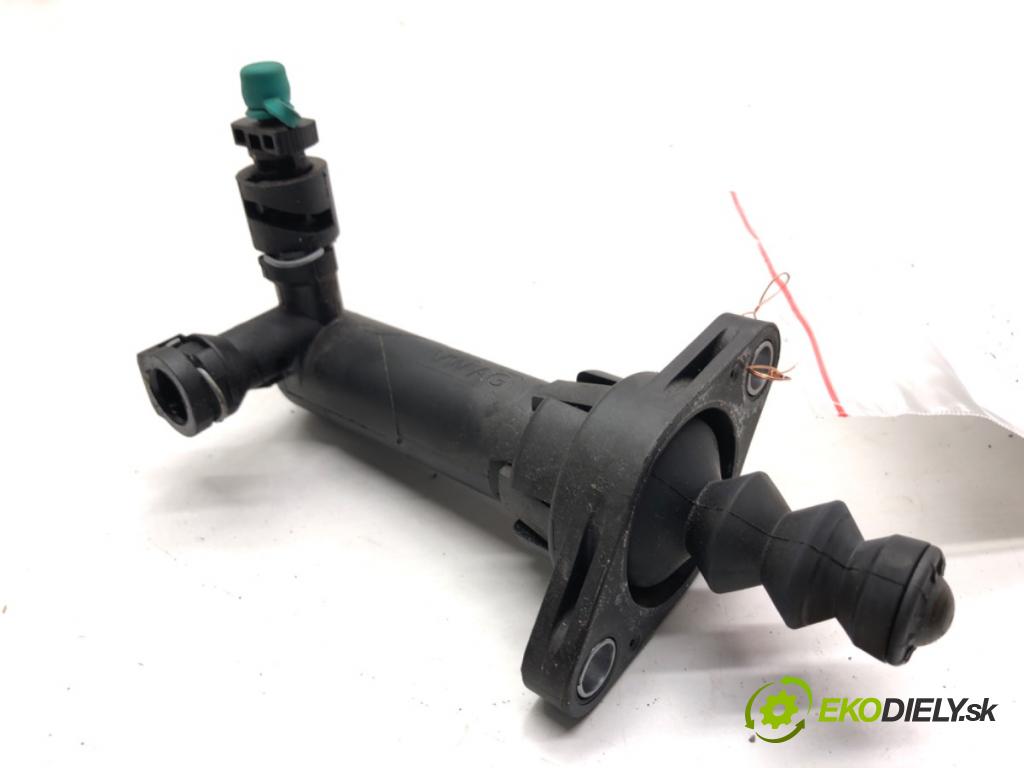 SKODA KAMIQ SUV 2024 85 kW 1.0 TSI 999 spojkový válec motorek spojky 2Q0721261D (Spojkový válec)