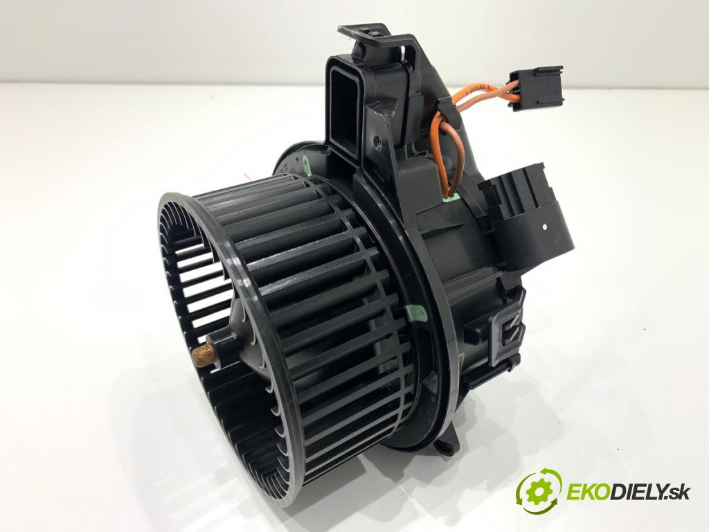 SKODA KAMIQ SUV 2024 85 kW 1.0 TSI 999 ventilátor kúrenia T26985B