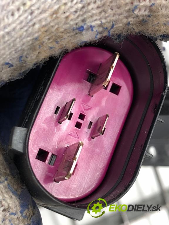 SKODA KAMIQ SUV 2024 85 kW 1.0 TSI 999 Ventilátor chladiča 2Q0121203N (Ventilátor)