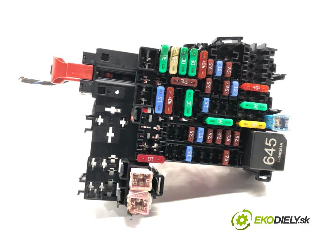 SKODA KAMIQ SUV 2024 85 kW 1.0 TSI 999 skříňka poistková 2Q0937615A (Pojistková skříňka)