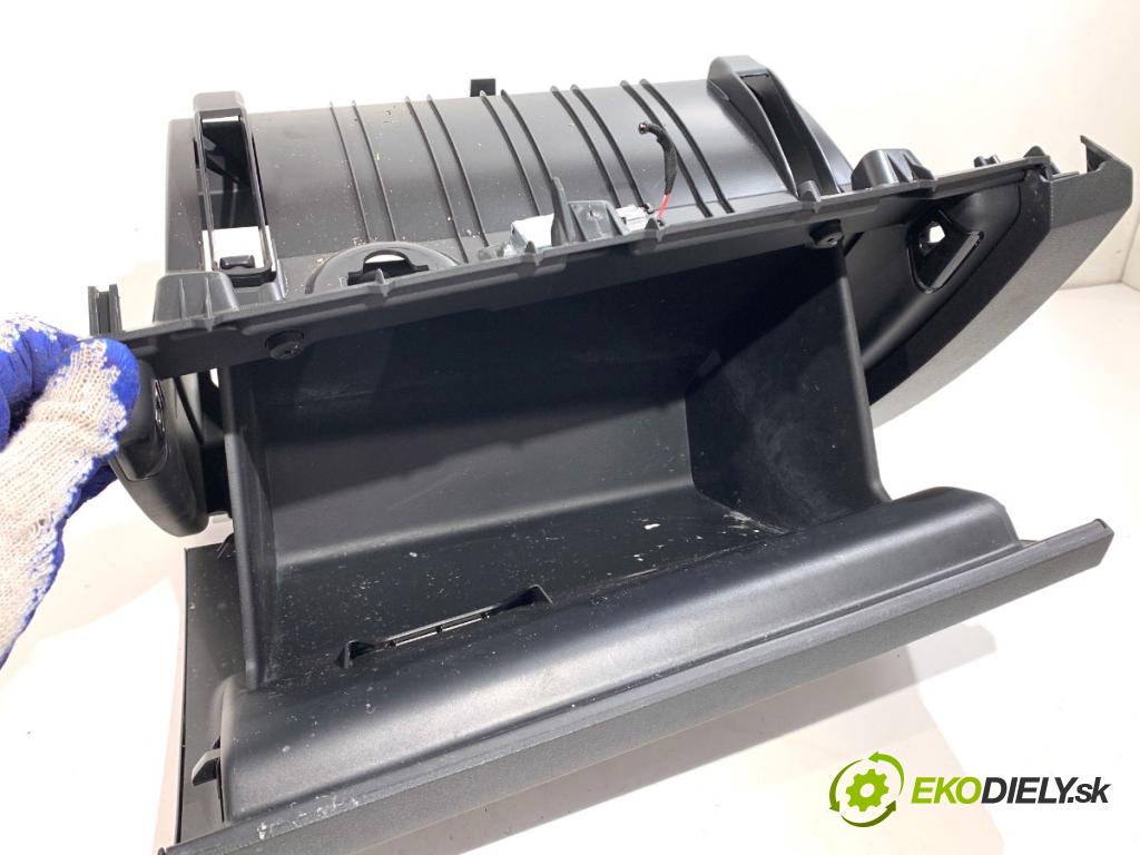 SKODA KAMIQ SUV 2024 85 kW 1.0 TSI 999 Priehradka, kastlík spolujazdca 13S655857097A (Priehradka (kastlík))