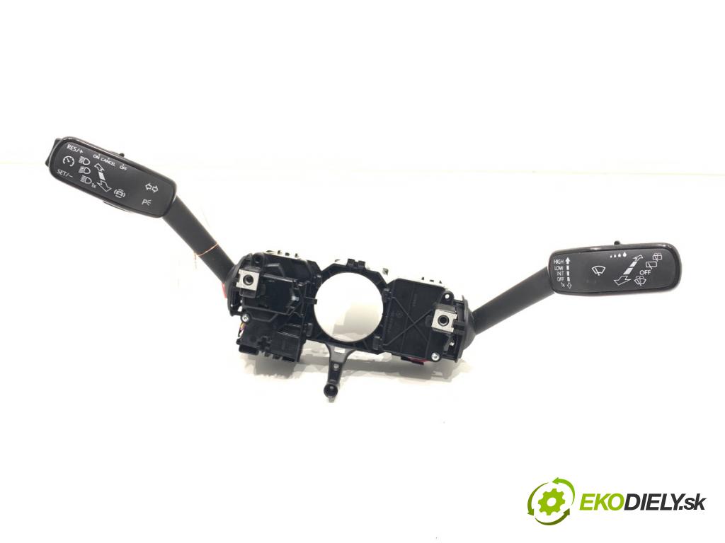 SKODA KAMIQ SUV 2024 85 kW 1.0 TSI 999 Prepínač kombinovaný 2Q0953502AB 2Q0953521AB (Prepínacie páčky pod volantom)