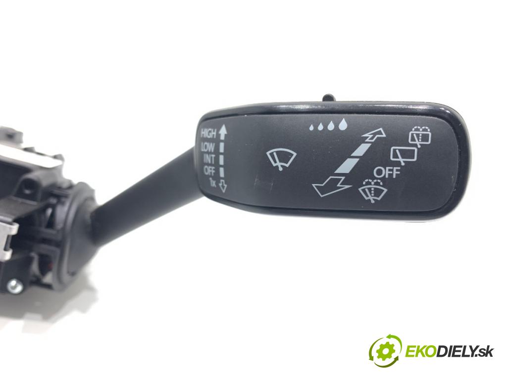 SKODA KAMIQ SUV 2024 85 kW 1.0 TSI 999 Prepínač kombinovaný 2Q0953502AB 2Q0953521AB (Prepínacie páčky pod volantom)