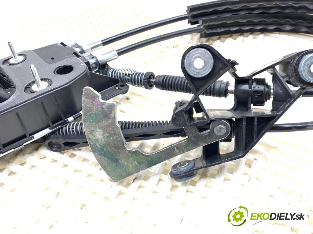 SKODA KAMIQ SUV 2024 85 kW 1.0 TSI 999 Kulisa 5R3711049L (Rýchlostná páka (kulisa))