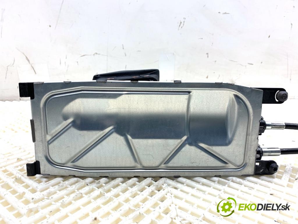 SKODA KAMIQ SUV 2024 85 kW 1.0 TSI 999 Kulisa 5R3711049L (Rýchlostná páka (kulisa))