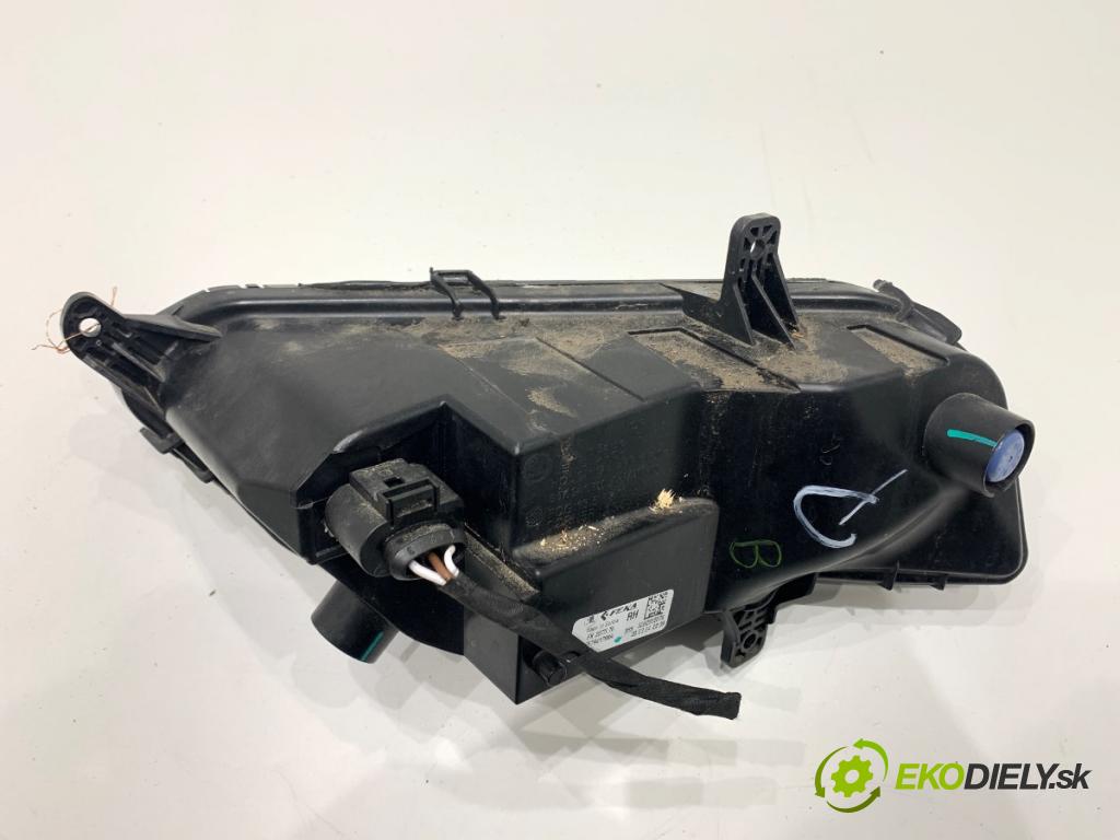 SKODA KAMIQ SUV 2024 85 kW 1.0 TSI 999 Hmlové svetlo, hmlovka pravy predný 657941700A