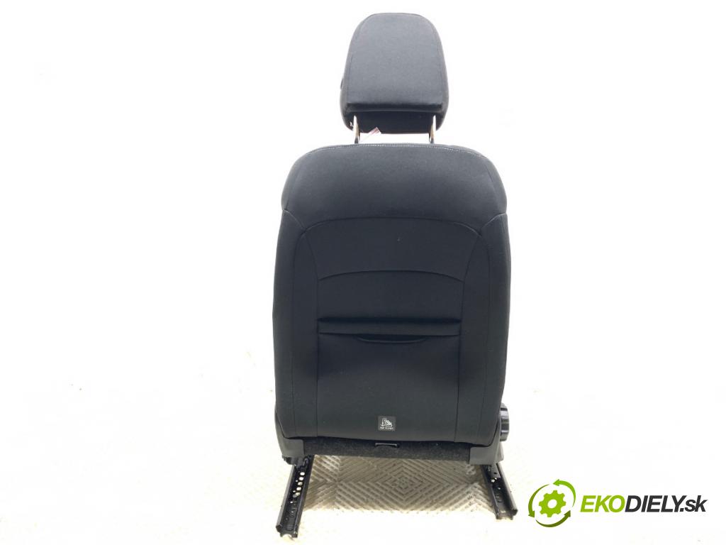SKODA KAMIQ SUV 2024 85 kW 1.0 TSI 999 Sedadlo pravy predný