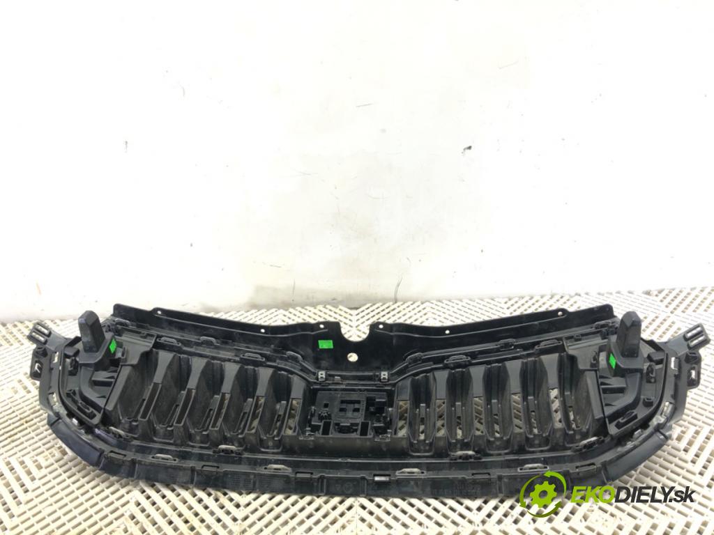 SKODA KAMIQ SUV 2024 85 kW 1.0 TSI 999 mřížka maska 658853653C (Přední mřížka (maska chladiče))