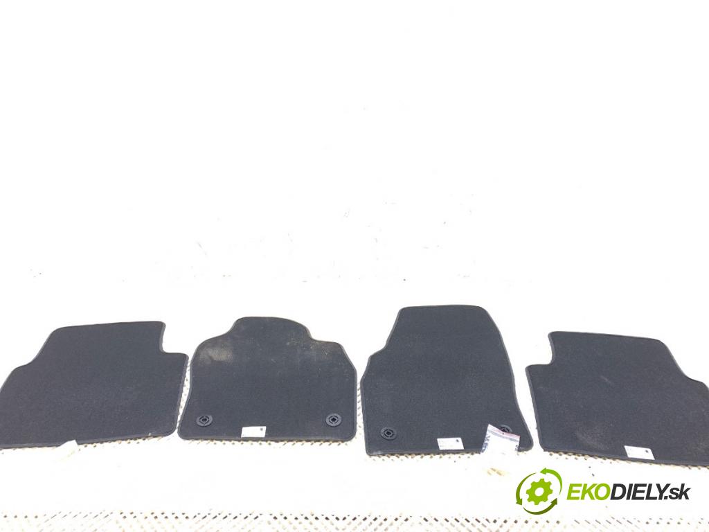 SKODA KAMIQ SUV 2024 85 kW 1.0 TSI 999 koberček 655863011E