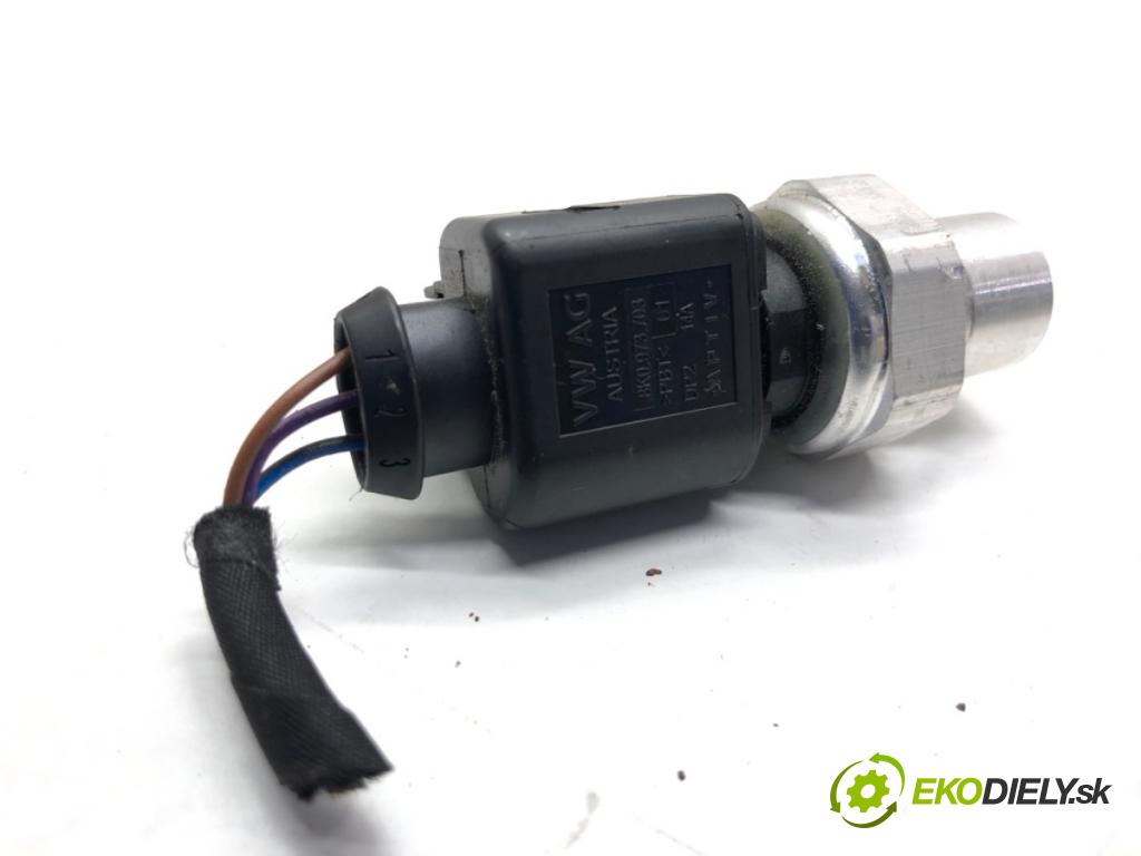 SKODA KAMIQ SUV 2024 85 kW 1.0 TSI 999 Snímač klimatizácie 5Q0959126B (Snímač klimatizácie)