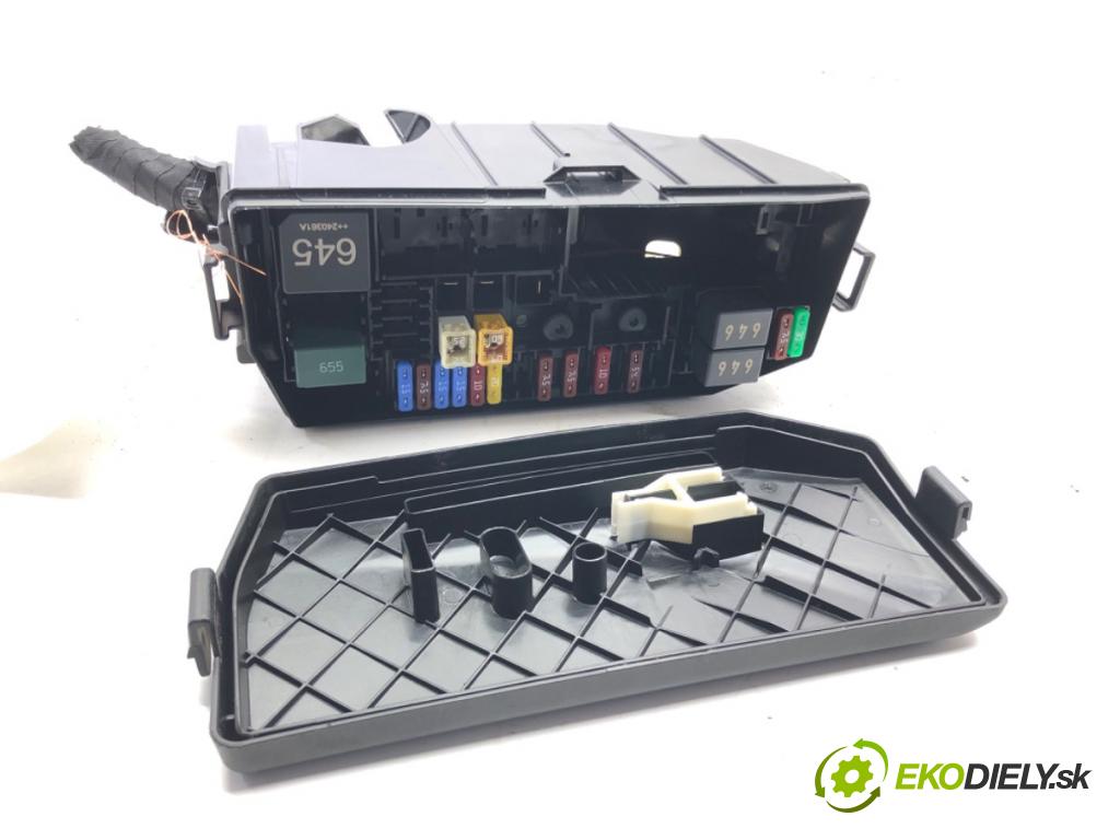 SKODA KAMIQ SUV 2024 85 kW 1.0 TSI 999 skříňka poistková  (Pojistková skříňka)