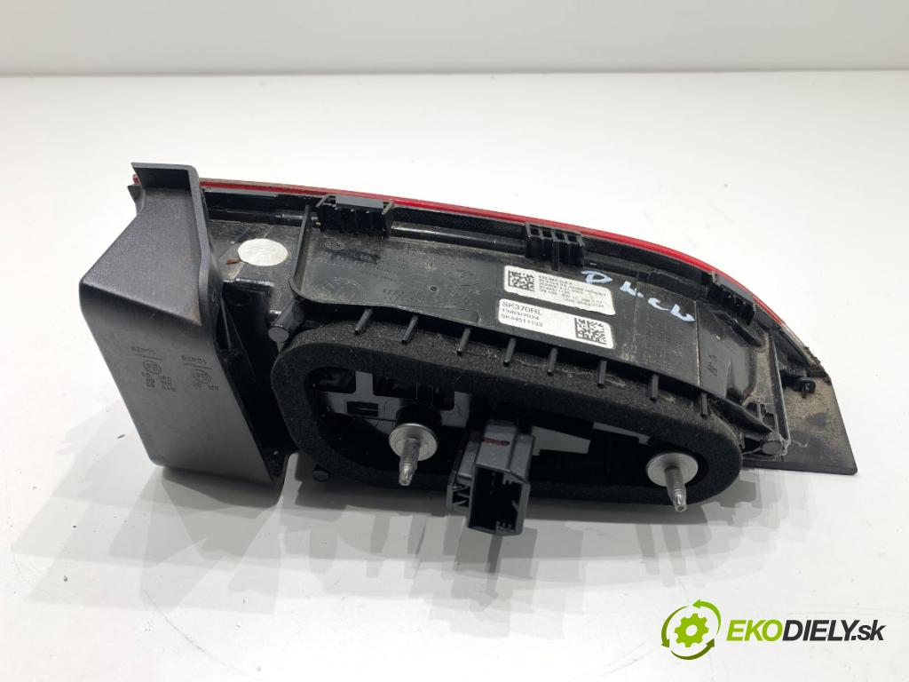 SKODA KAMIQ SUV 2024 85 kW 1.0 TSI 999 Svetlo zad pravá vnútorná 658945308A (Kľučka dverí ostatné)