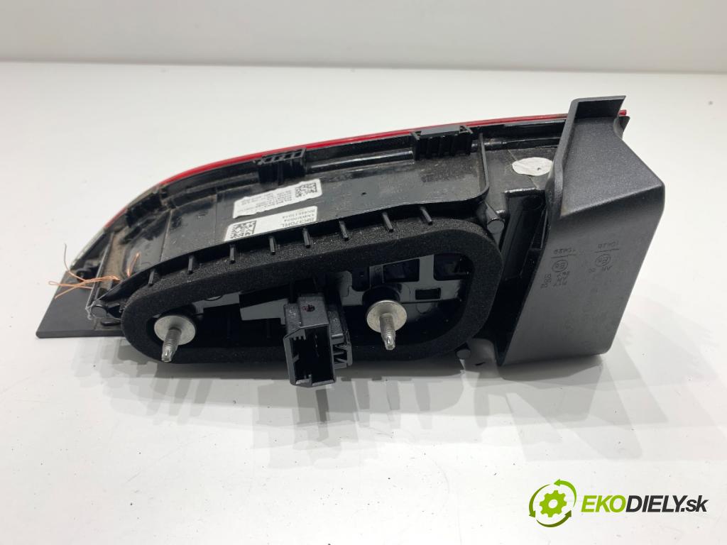 SKODA KAMIQ SUV 2024 85 kW 1.0 TSI 999 Svetlo zad ľavá strana vnútorná 658945307A (Kľučka dverí ostatné)