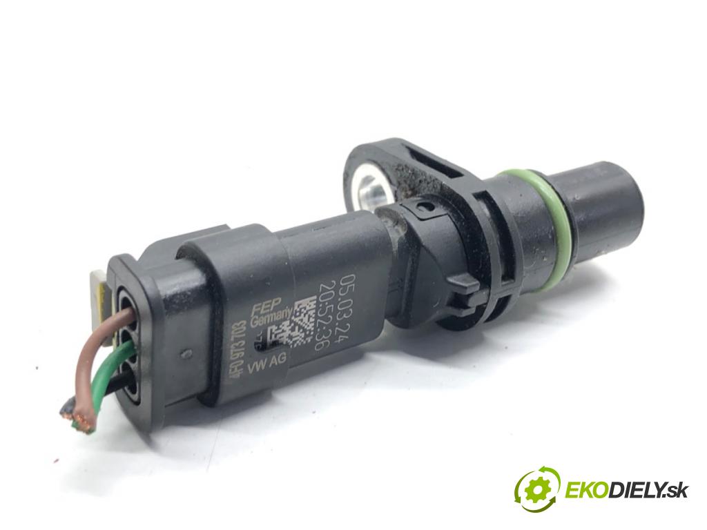 SKODA KAMIQ SUV 2024 85 kW 1.0 TSI 999 Snímač pozície vačkového hriadeľa 04L907601A (Snímač polohy kľukového hriadeľa)