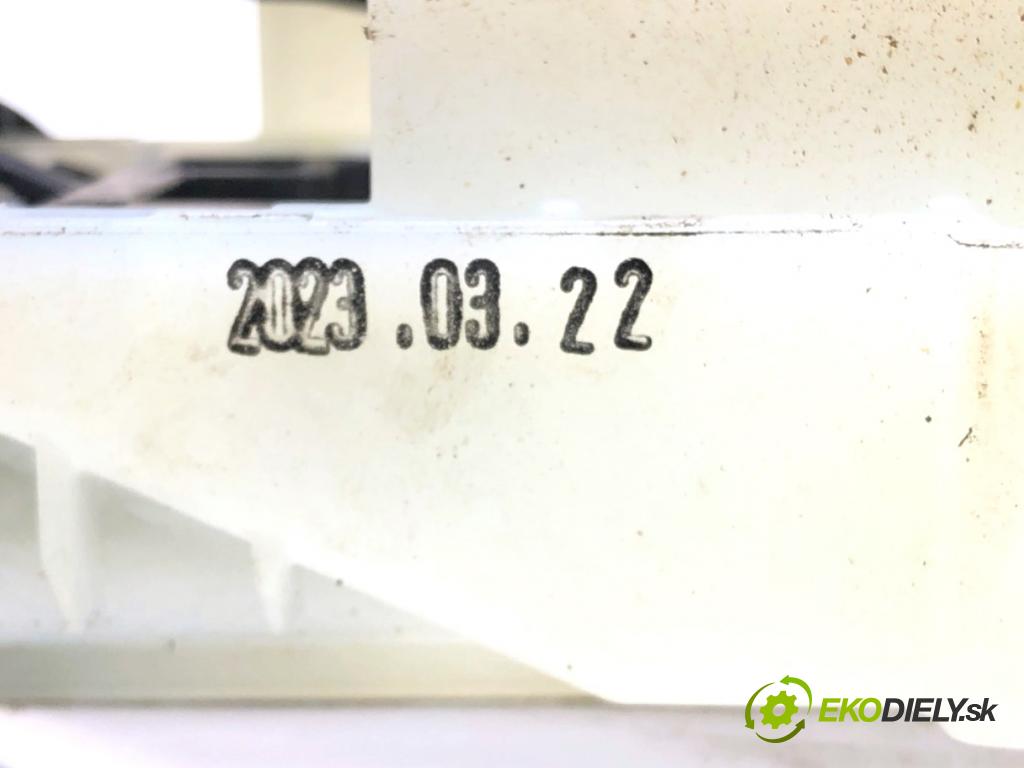HYUNDAI ELANTRA VII sedan 2023 90 kW 1.6 1598 Kľučka vonkajšia pravy predný