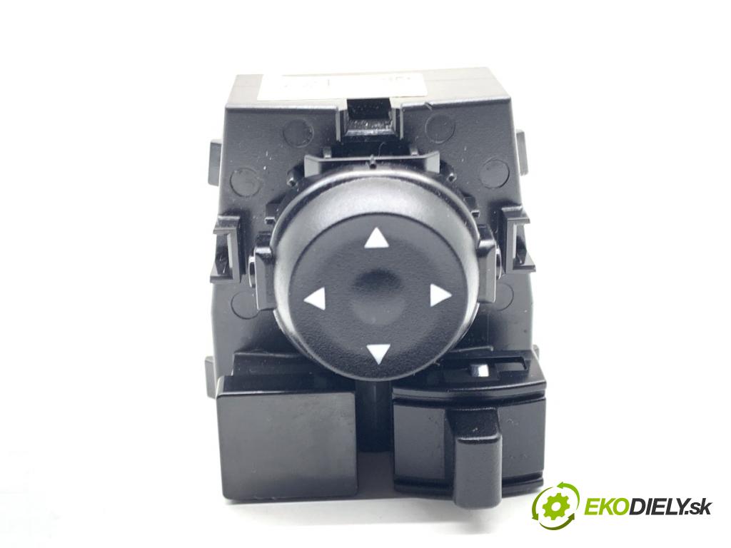 HYUNDAI ELANTRA VII sedan 2023 90 kW 1.6 1598 Prepínač nastavenia spätných zrkadiel 93530-AA000 (Prepínacie páčky pod volantom)