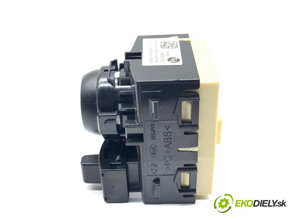 HYUNDAI ELANTRA VII sedan 2023 90 kW 1.6 1598 Prepínač nastavenia spätných zrkadiel 93530-AA000 (Prepínacie páčky pod volantom)