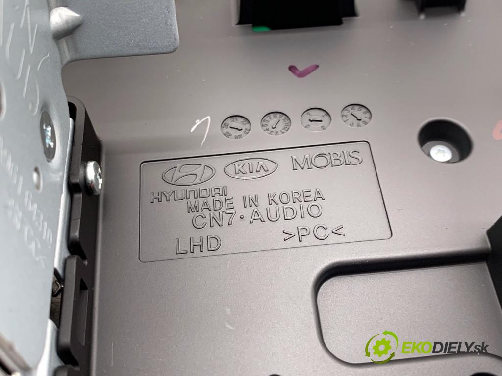HYUNDAI ELANTRA VII sedan 2023 90 kW 1.6 1598 RADIO 96160-AA570 (Audio zariadenie)