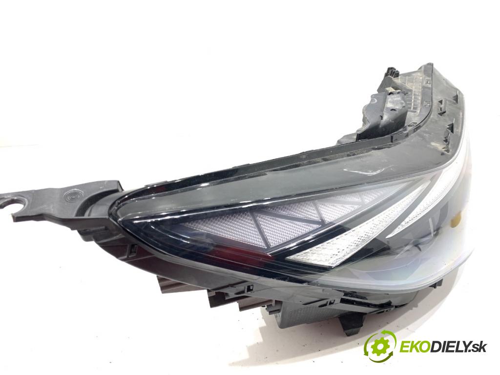 HYUNDAI ELANTRA VII sedan 2023 90 kW 1.6 1598 Svetlomet pravy predný LED 92102-AA
