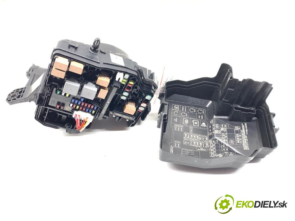 HYUNDAI ELANTRA VII sedan 2023 90 kW 1.6 1598 skříňka poistková 91956-AA010 (Pojistková skříňka)