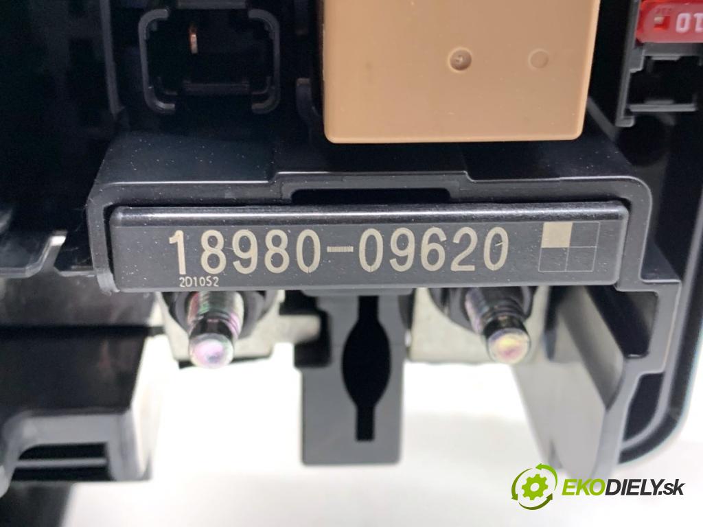 HYUNDAI ELANTRA VII sedan 2023 90 kW 1.6 1598 skříňka poistková 91956-AA010 (Pojistková skříňka)