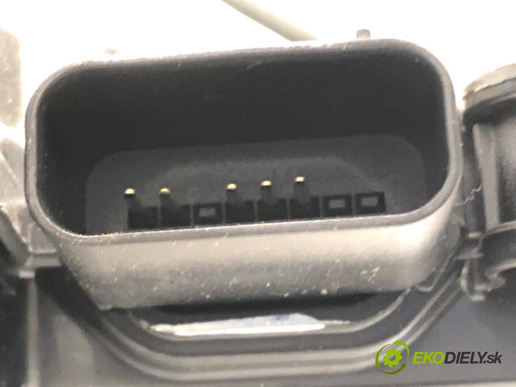 HYUNDAI ELANTRA VII sedan 2023 90 kW 1.6 1598 zámok Dvere pravy predný