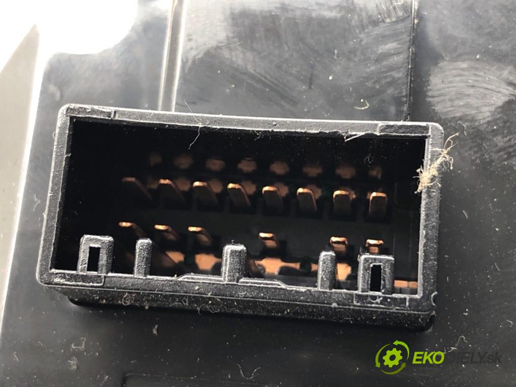 KIA OPTIMA sedan 2016 104 kW 1.7 CRDi 1685 Prepínač kombinovaný 93403-D4910 (Prepínacie páčky pod volantom)