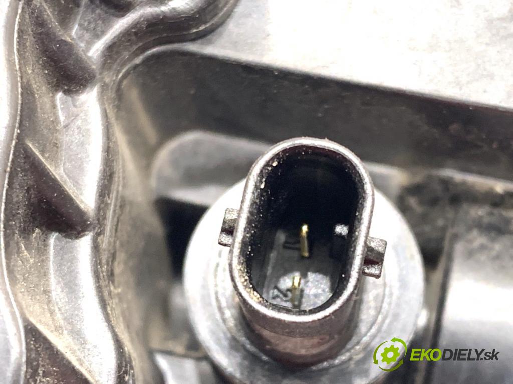 SKODA SUPERB III Kombi 2023 110 kW 2.0 TDI 1968 obal termostatu 05L121111Q (Pouzdro termostatu)