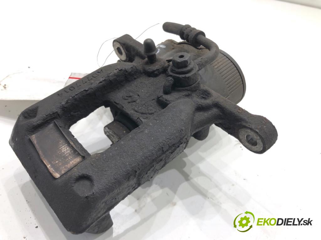 CITROEN C4 PICASSO II nadwozie wielkoprzestrzenne (MPV) 2017 88 kW 1.6 BlueHDi 120 1560 brzdič třmen levý zadní část