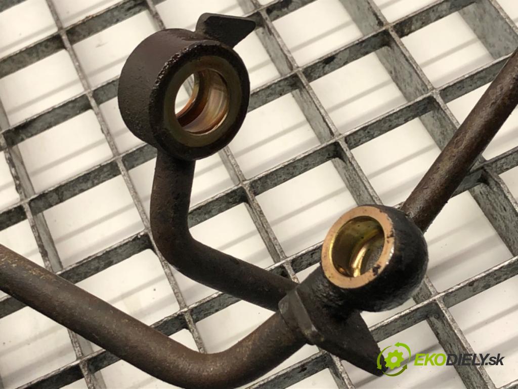 SUZUKI GRAND VITARA II samochód terenowy zamknięty 2006 95 kW 1.9 DDiS Napęd na wszystkie koła (JT419, TD44, JB419WD,... 1870 hadica servočerpadlo  (Rúrka servočerpadla)