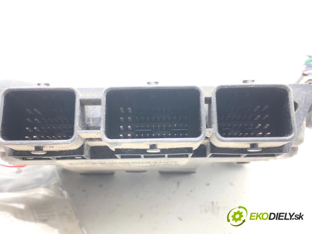 SUZUKI GRAND VITARA II samochód terenowy zamknięty 2006 95 kW 1.9 DDiS Napęd na wszystkie koła (JT419, TD44, JB419WD,... 1870 riadiaca jednotka Motor 8200518648 0281012569 (Riadiaca jednotka)