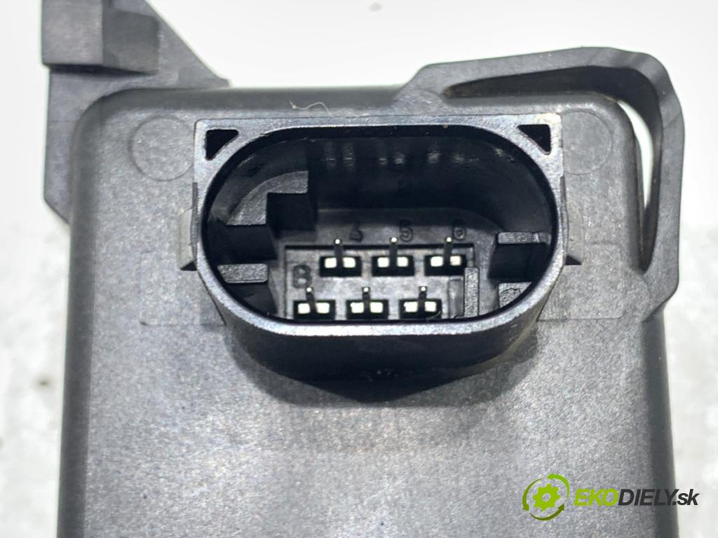 SUZUKI GRAND VITARA II samochód terenowy zamknięty 2006 95 kW 1.9 DDiS Napęd na wszystkie koła (JT419, TD44, JB419WD,... 1870 Snímač ESP 33945-65J00