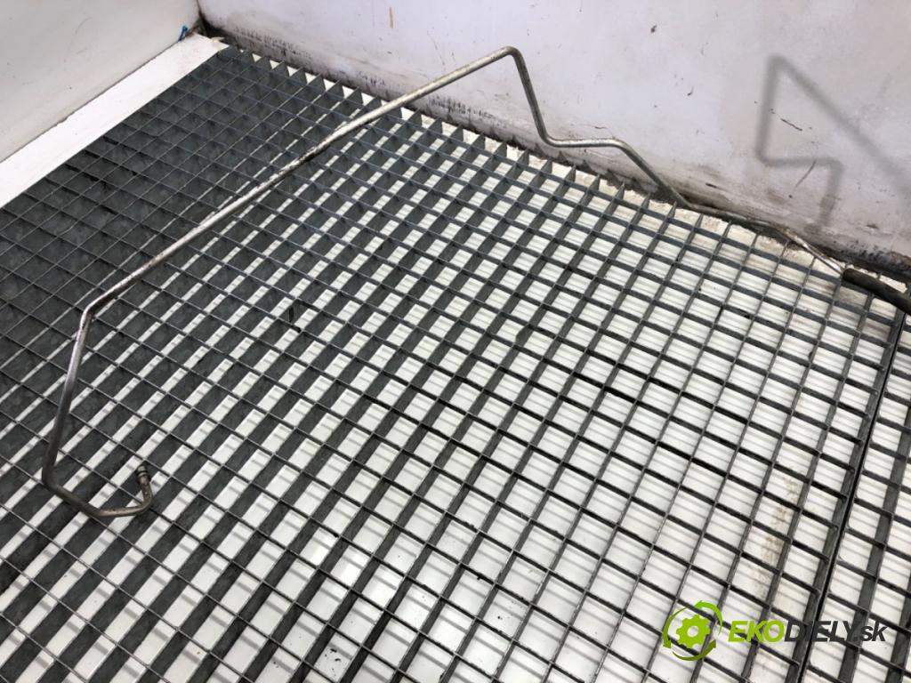 SUZUKI GRAND VITARA II samochód terenowy zamknięty 2006 95 kW 1.9 DDiS Napęd na wszystkie koła (JT419, TD44, JB419WD,... 1870 rúrka klimatizácie  (Rúrka klimatizácie)