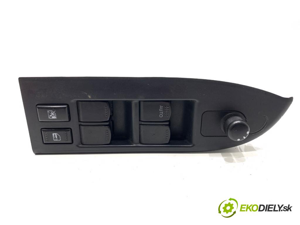 SUZUKI GRAND VITARA II samochód terenowy zamknięty 2006 95 kW 1.9 DDiS Napęd na wszystkie koła (JT419, TD44, JB419WD,... 1870 Prepínač okien  (Prepínacie páčky pod volantom)