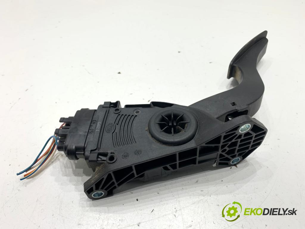 SUZUKI GRAND VITARA II samochód terenowy zamknięty 2006 95 kW 1.9 DDiS Napęd na wszystkie koła (JT419, TD44, JB419WD,... 1870 Potenciometer plynu I5900-65J01 (Potenciometer plynového pedálu)