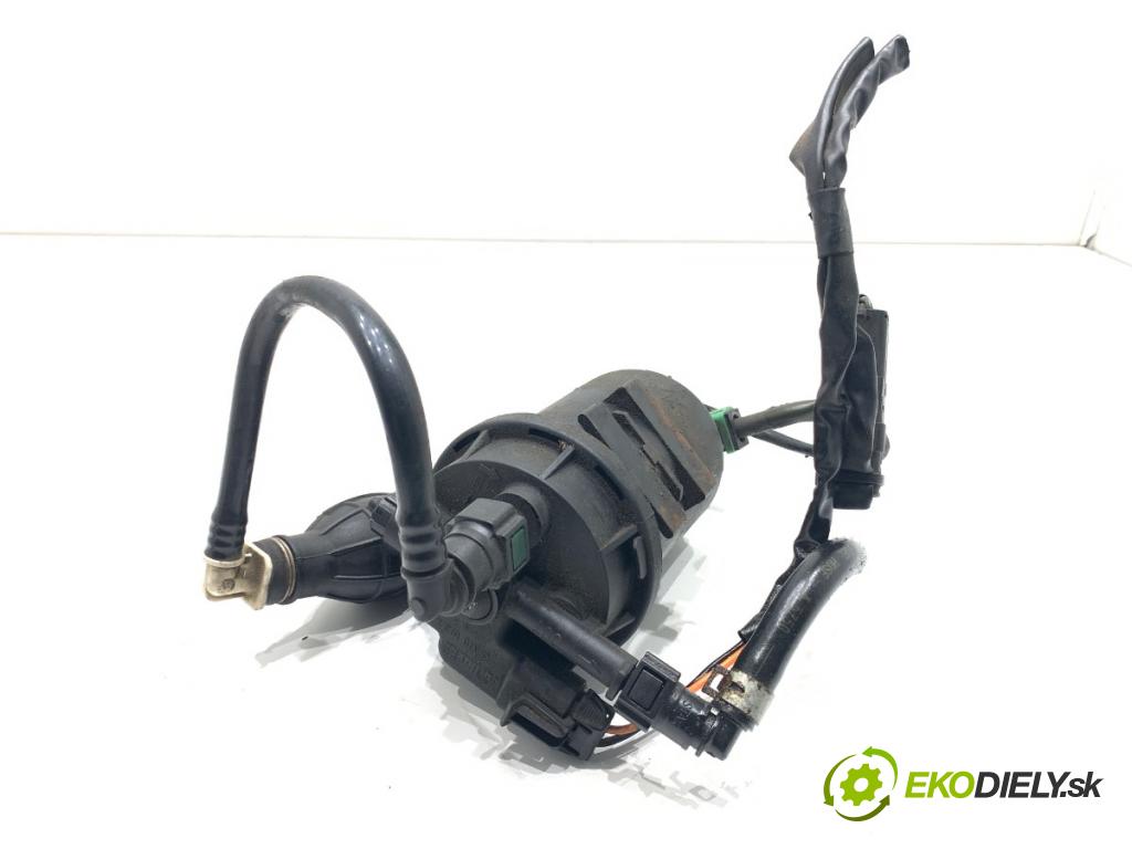 SUZUKI GRAND VITARA II samochód terenowy zamknięty 2006 95 kW 1.9 DDiS Napęd na wszystkie koła (JT419, TD44, JB419WD,... 1870 Obal filtra paliva 8200314483 (Obal palivového filtra)