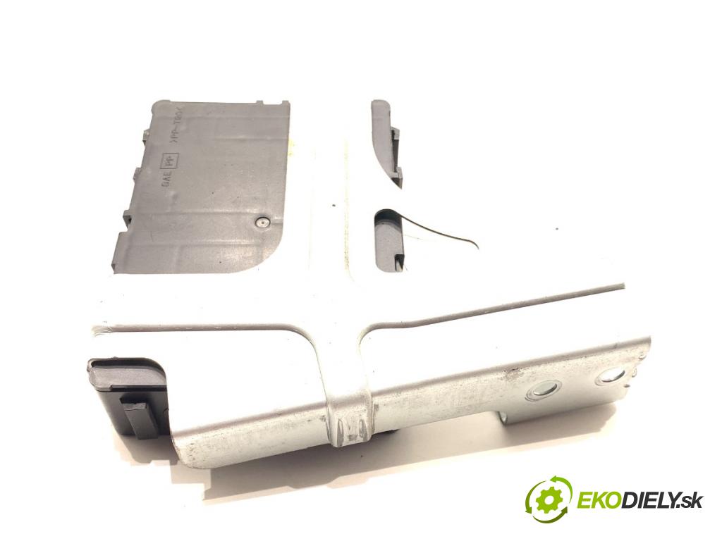 SUZUKI GRAND VITARA II samochód terenowy zamknięty 2006 95 kW 1.9 DDiS Napęd na wszystkie koła (JT419, TD44, JB419WD,... 1870 Modul komfortu 36770-64JB0 (Modul komfortu)