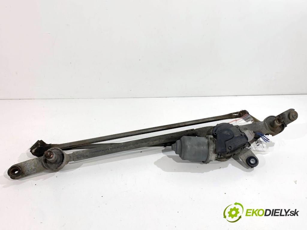 SUZUKI GRAND VITARA II samochód terenowy zamknięty 2006 95 kW 1.9 DDiS Napęd na wszystkie koła (JT419, TD44, JB419WD,... 1870 Mechanizmus stieračov predný 38110-65J00 (Motorček stieračov predný)