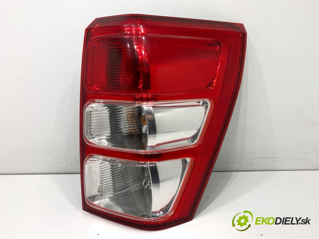 SUZUKI GRAND VITARA II samochód terenowy zamknięty 2006 95 kW 1.9 DDiS Napęd na wszystkie koła (JT419, TD44, JB419WD,... 1870 Svetlo pravy zad 