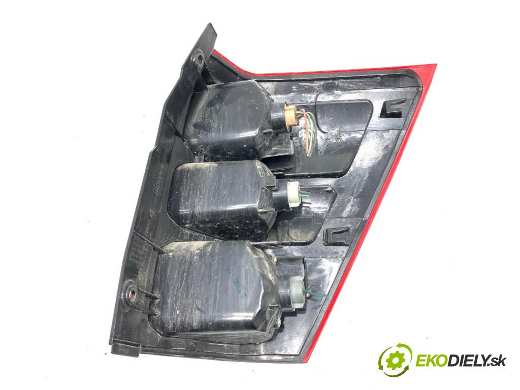 SUZUKI GRAND VITARA II samochód terenowy zamknięty 2006 95 kW 1.9 DDiS Napęd na wszystkie koła (JT419, TD44, JB419WD,... 1870 Svetlo ľavy zad