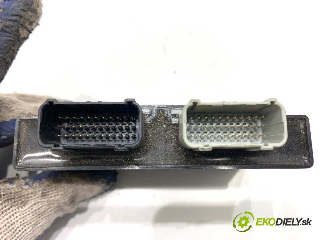 HONDA CB650RA  2024 34 kW 650 CM3 34kW 46KM (2014 - 650 riadiaca jednotka Motor 38770-MKY-E22 (Riadiaca jednotka)