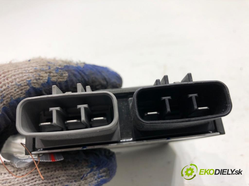 HONDA CB650RA  2024 34 kW 650 CM3 34kW 46KM (2014 - 650 Regulátor NAPĚTÍ: FH027AA