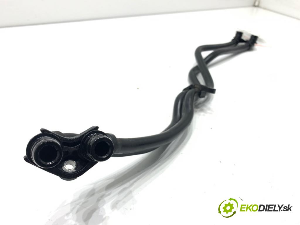 BMW F07 liftback 2013 135 kW 520 d 1995 Rúrka prevodovky 8511456