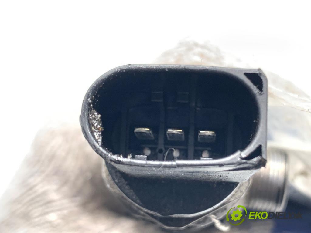 BMW F07 liftback 2013 135 kW 520 d 1995 Lišta vstrekovacia 0445214183 (Vstrekovacia lišta)