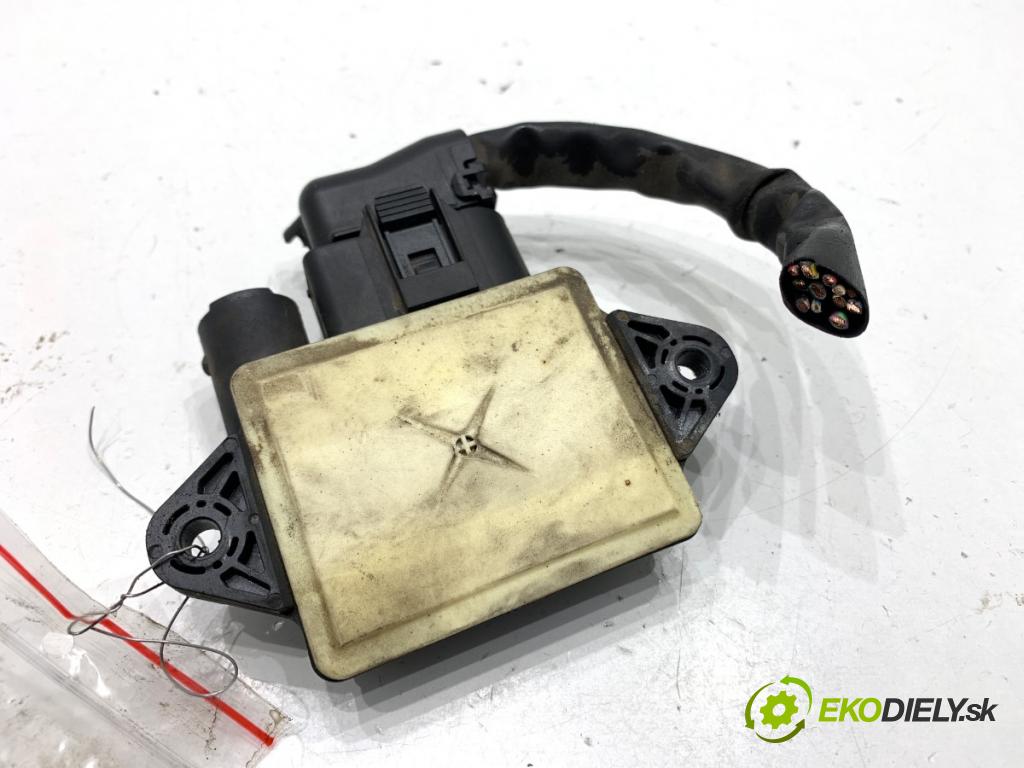 MERCEDES-BENZ GLE SUV 2018 190 kW 350 d 4-matic (166.024) 2987 relé sviečok žhavenia A6429007901 (Relé)