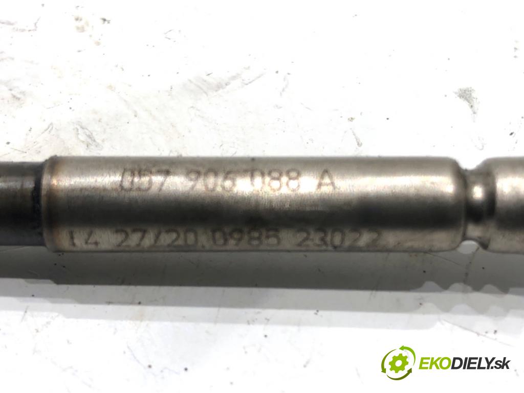 AUDI A8 D4 sedan 2011 258 kW 4.2 TDI quattro 4134 Snímač teploty spalín 057906088A (Snímač)