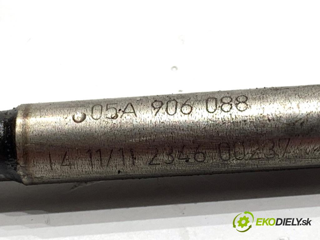 AUDI A8 D4 sedan 2011 258 kW 4.2 TDI quattro 4134 Snímač teploty spalín 05A906088 (Snímač)