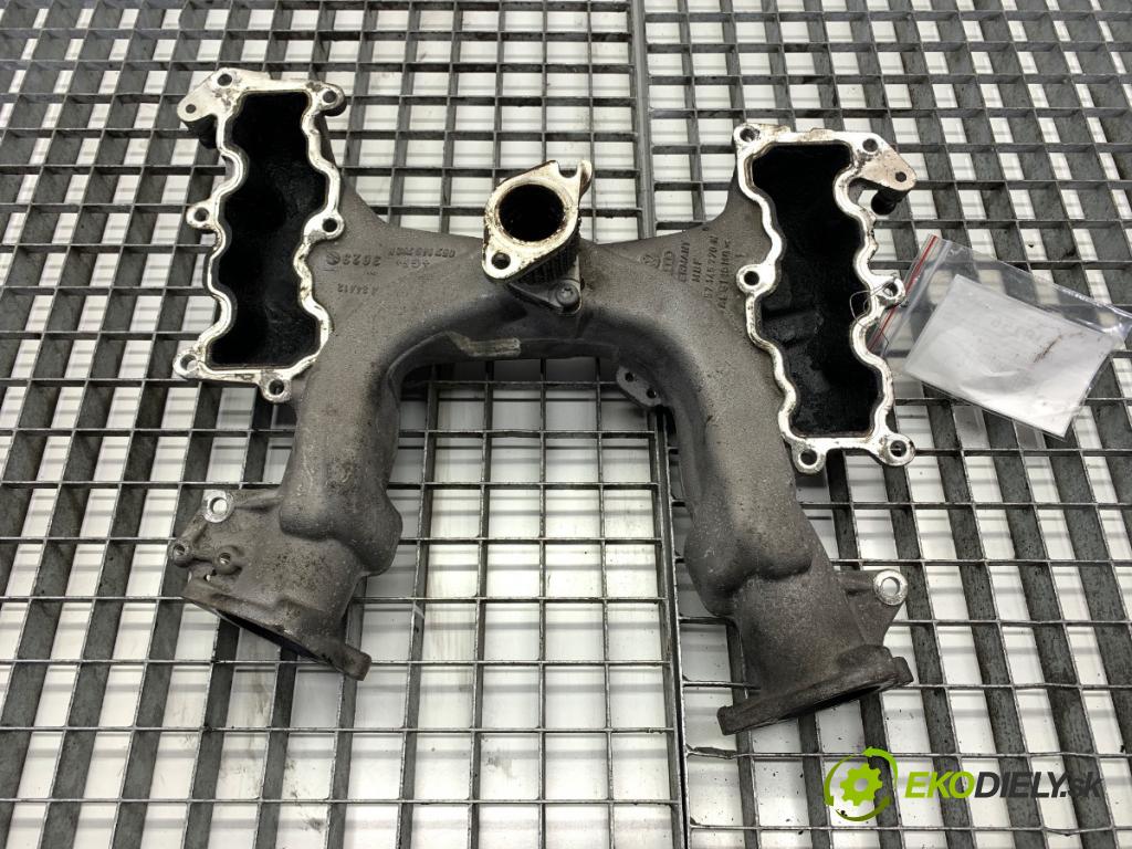 AUDI A8 D4 sedan 2011 258 kW 4.2 TDI quattro 4134 potrubí sání 057145770N (Sací potrubí)