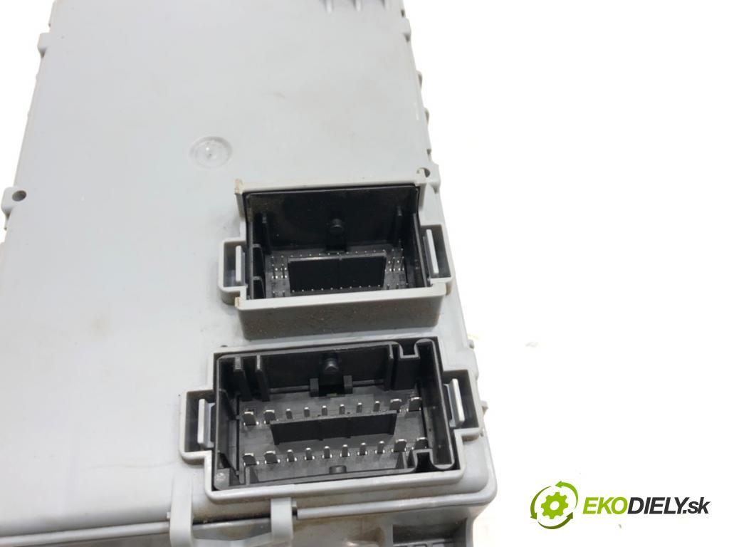 FIAT FIORINO III Nadwozie pełne/minivan 2016 59 kW 1.3 D Multijet (225CXG1A, 225AXL1A, 225AXG11, 225BXL1A,... 1248 modul BSI 01384173080 (Pojistková skříňka)